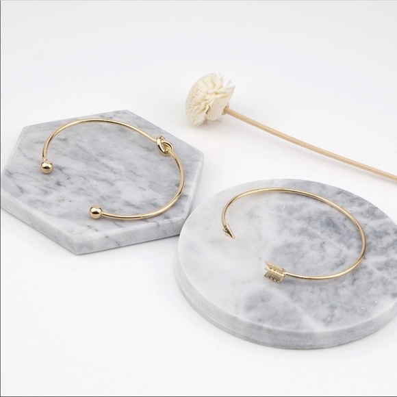 New 2 Piece Gold Bangle Bracelet Set - Picture 3 of 4